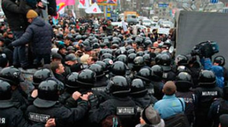 СМИ: Сторонники Тимошенко попытались прорваться в Апелляционный суд
