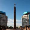 Недовольные люди собрались в центре Алматы