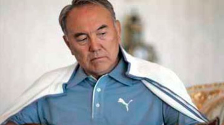 Назарбаев ввел ЧП в Жанаозене