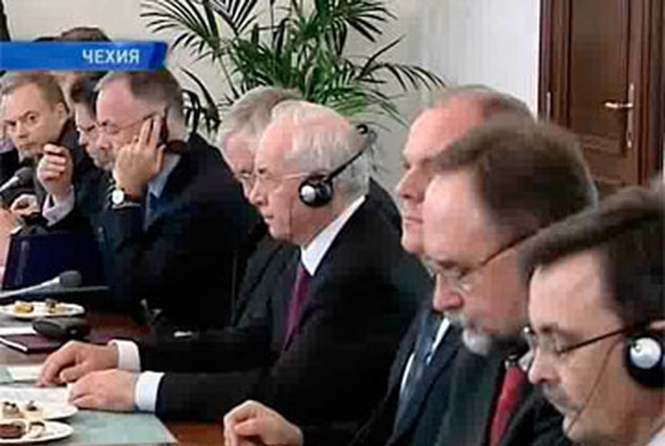 Украина восстанавливает дипломатические отношения с Чехией