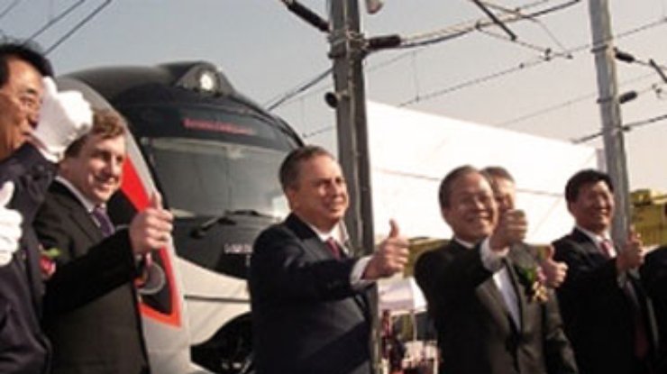 Корейцы показали Колесникову поезд Hyundai для Украины