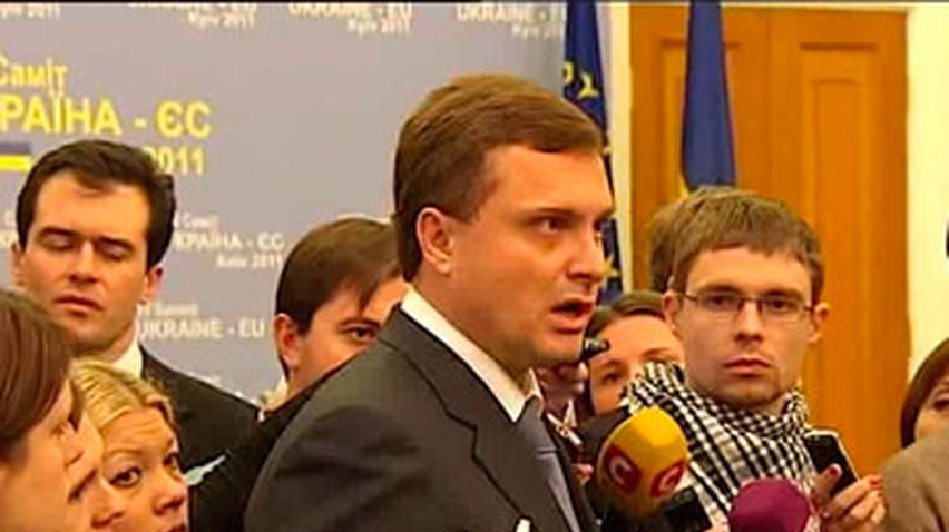 Янукович летит на саммит СНГ в Москву