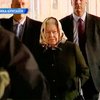 Британская королева поехала в свою резиденцию на поезде и без свиты
