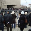 В Жанаозене уволенных нефтяников устраивают на работу