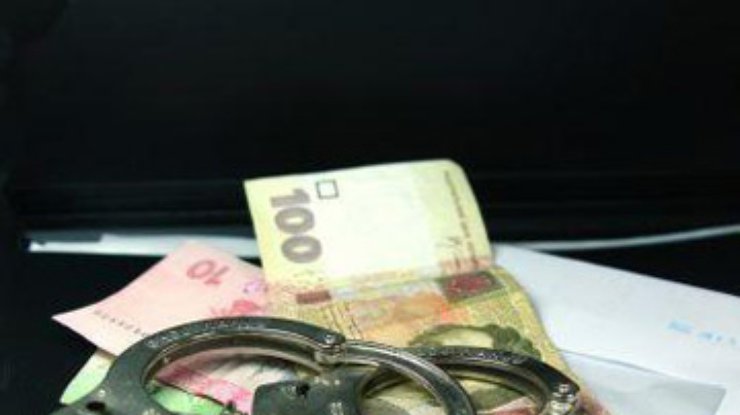 Женщина продала жилье, чтобы дать взятку милиционерам