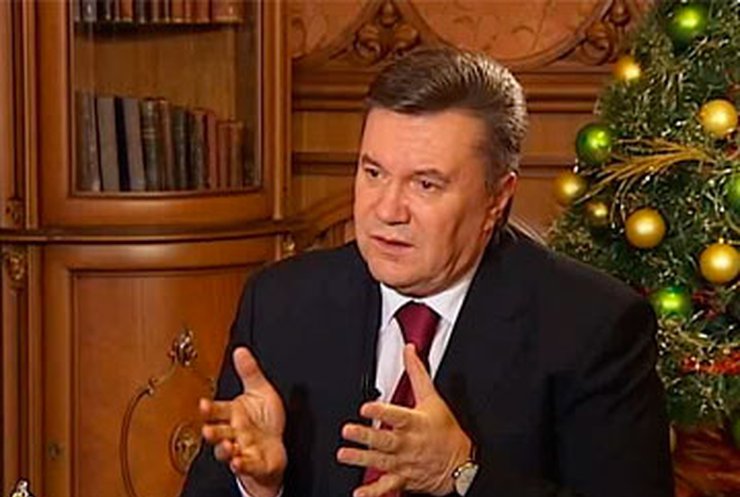 Янукович прокомментировал газовые контракты Тимошенко