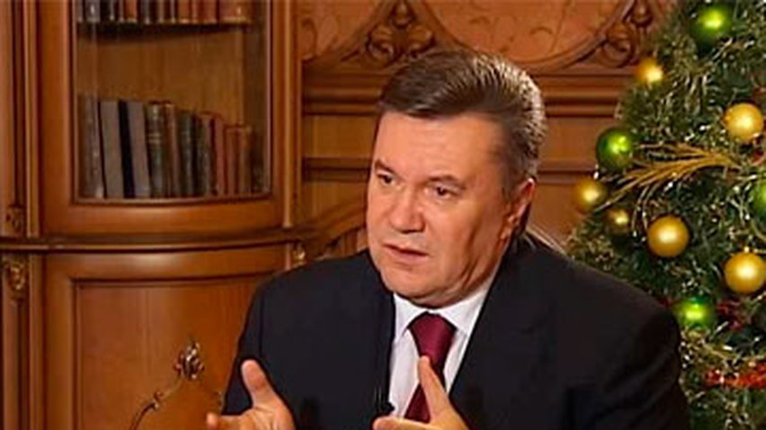 Янукович прокомментировал газовые контракты Тимошенко