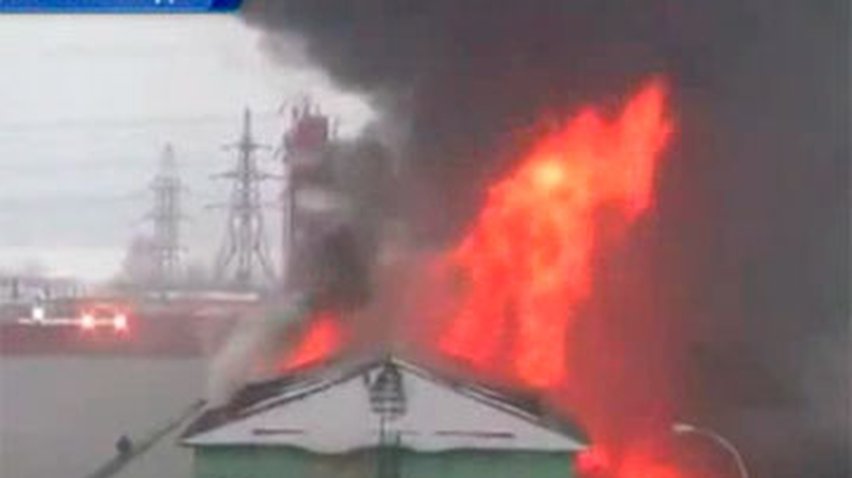 В Екатеринбурге сгорел вещевой рынок