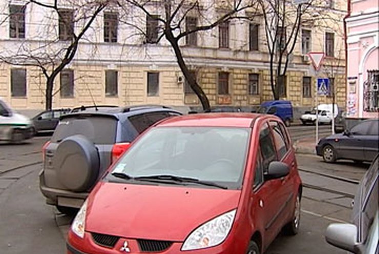 Рада может ввести штраф за парковку на остановках общественного транспорта
