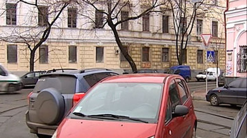 Рада может ввести штраф за парковку на остановках общественного транспорта