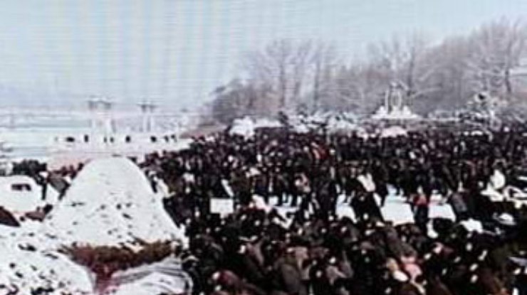 Память Ким Чен Ира на митинге в Пхеньяне почтили сто тысяч человек