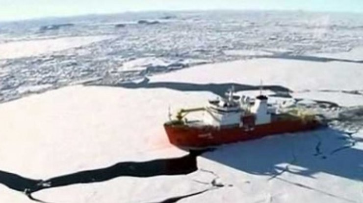 Судно "Спарта" вышло в свободное от льда море