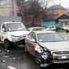 В Киеве автозак развернулся на полном ходу и столкнулся с машиной
