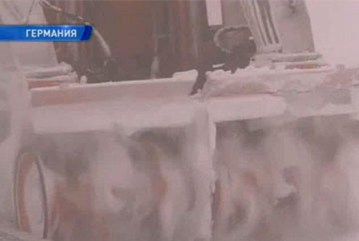 Восток Германии накрыл мощный снегопад