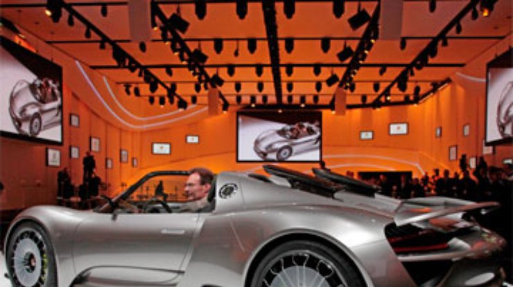 Porsche представит серийного Porsche 918 Spyder осенью 2013 года