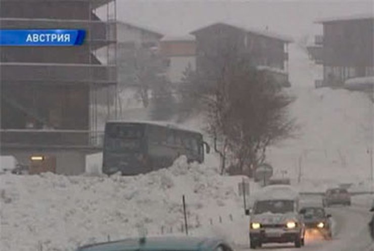 Австрия парализована сильнейшими снегопадами