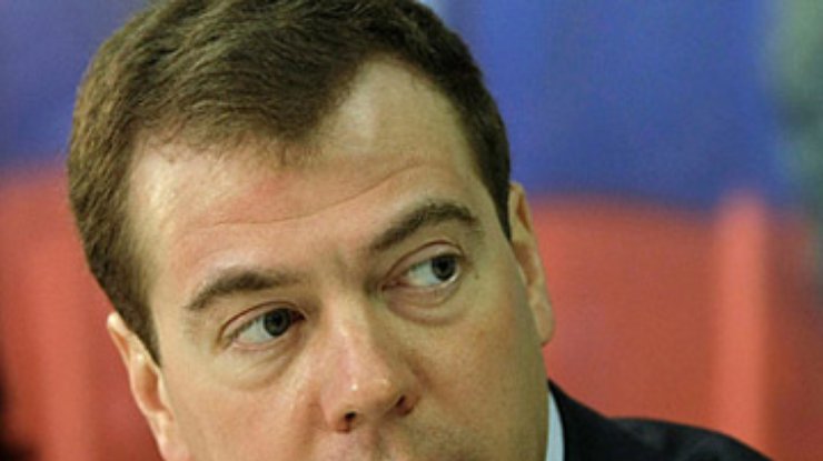 Медведев обещает обходиться с Украиной цивилизованно