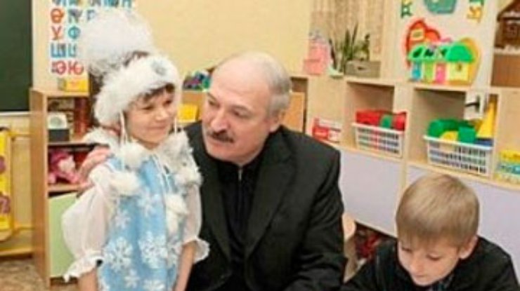 Воспитанница детского дома обозвала Лукашенко "дураком"
