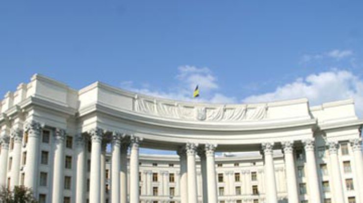 Грищенко: МИД работает над открытием украинских школ в Москве