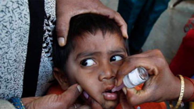 Индийцы празднуют годовщину жизни без полиомиелита