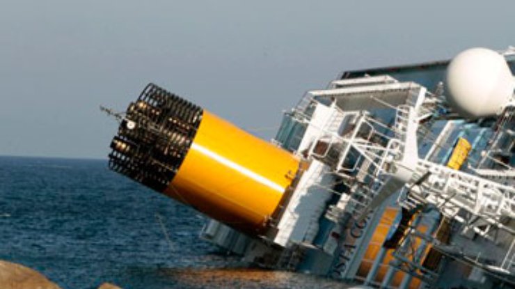С затонувшего лайнера Costa Concordia спасли третьего человека