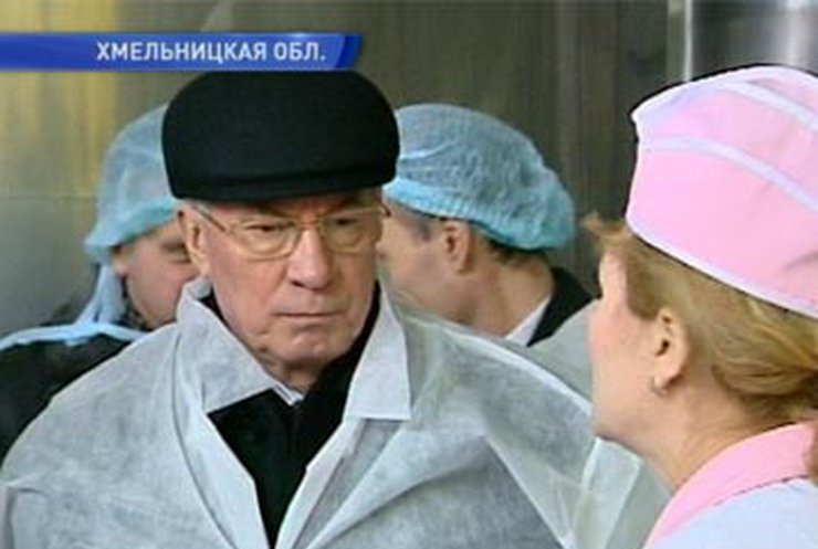 Азаров попросил Россию не критиковать качество украинских сыров