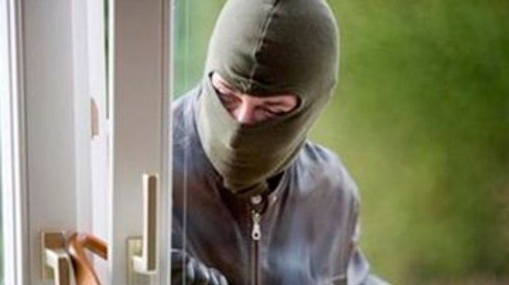 Воры оставляли в ограбленных квартирах носки