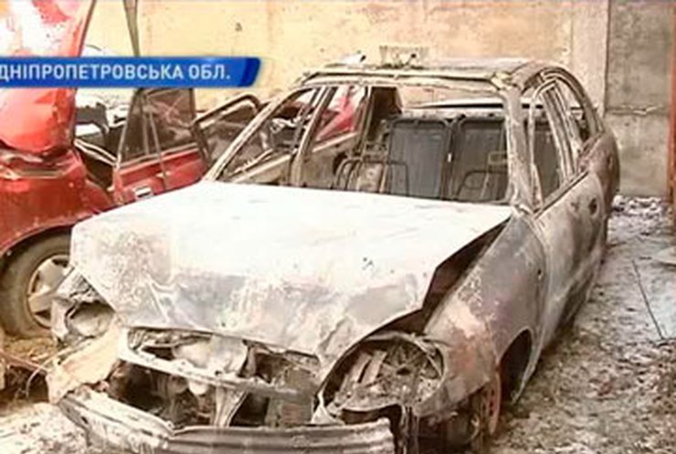 В Днепродзержинске произошло "зажигательное" нападение на ГАИ