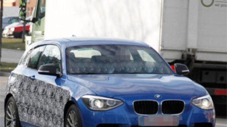 "Заряженный" BMW 135i M проходит дорожные тесты