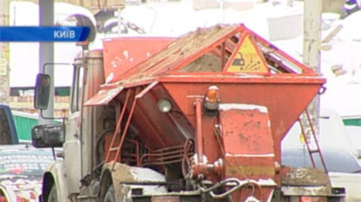Киевавтодор признал, что не справляется со снегом
