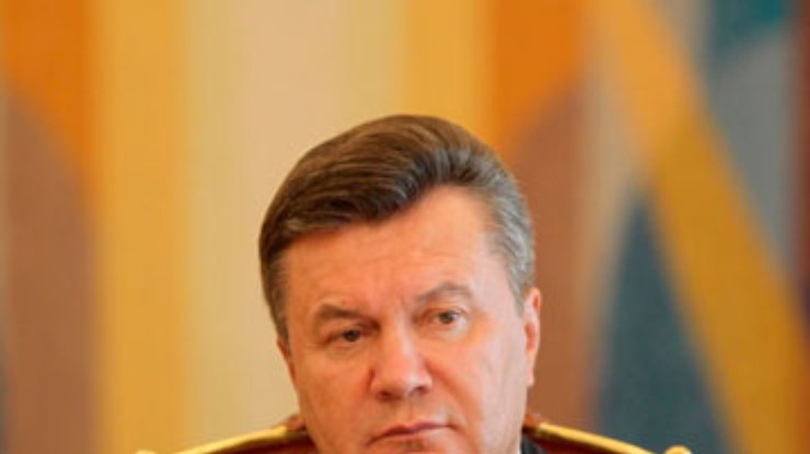 Янукович потребовал от СНБО "адекватное решение" газового вопроса