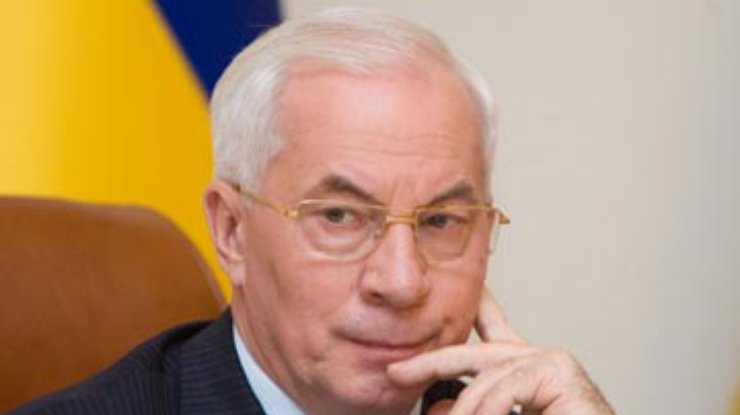 Приоритетом правительства в 2011 году было повышение низких зарплат - Азаров