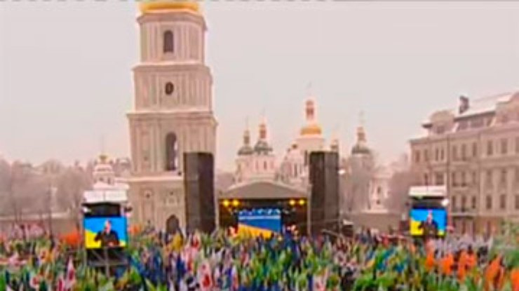 В Киеве 10 тысяч сторонников оппозиции празднуют День соборности (обновлено 14:11)