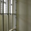 В СИЗО на простыне повесился парень, подозреваемый в ограблении