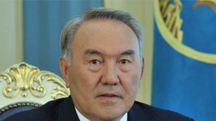 Назарбаев возмущен тем, что казахи покупают иномарки