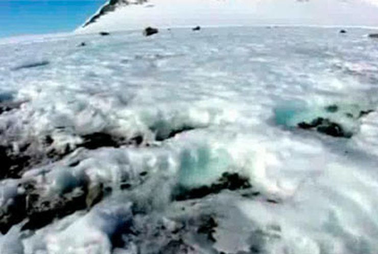 В Антарктиде под толщей льда обнаружена система рек и озер