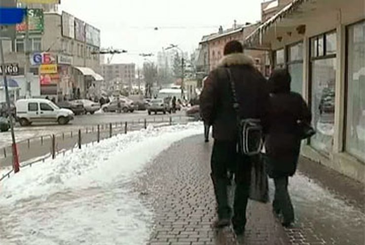 Жители Тернополя оценили "тротуар-утюг"