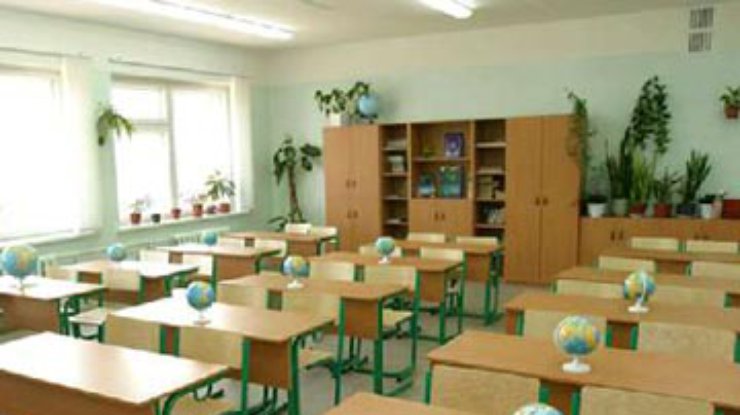 400 тысяч украинских школьников ушли на вынужденные каникулы