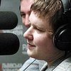 Львовского радиоведущего отстранили от эфира после программы с Винничуком