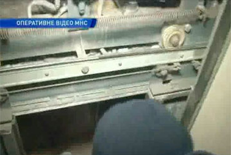 Во Львове пожилую женщину зажало в лифте