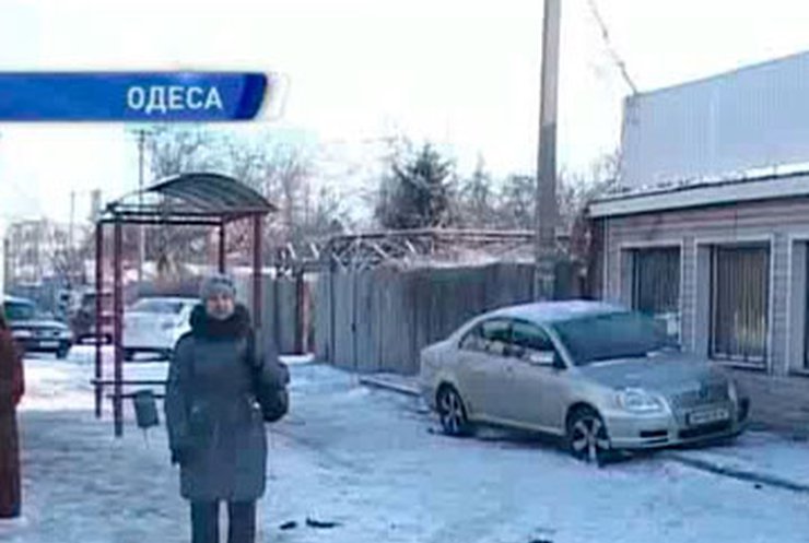 В Одессе иномарка сбила троих пешеходов