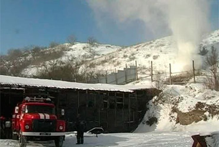 На Луганщине в нелегальной шахте-копанке горят 3 горняка