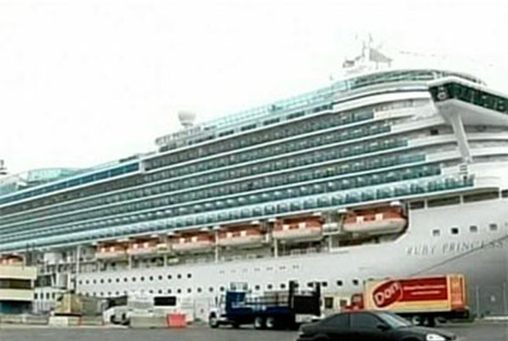 Более 200 человек отравились на лайнерах, принадлежащих владельцу Costa Concordia