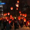Во Львове запустили сотни китайских фонариков