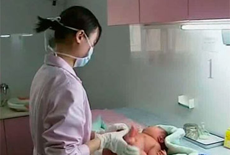 В Китае родился ребенок весом более 7 килограммов