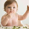 Врачи: Младенцам при отнятии от груди рекомендуется есть руками