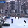 В каналах Нидерландов устроили гонки на коньках