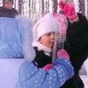 В Кировоградской области школьники подкармливают лесных птиц