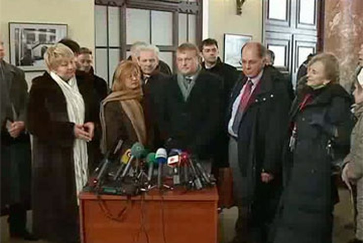 В Харьков для обследования Тимошенко прибыли иностранные врачи