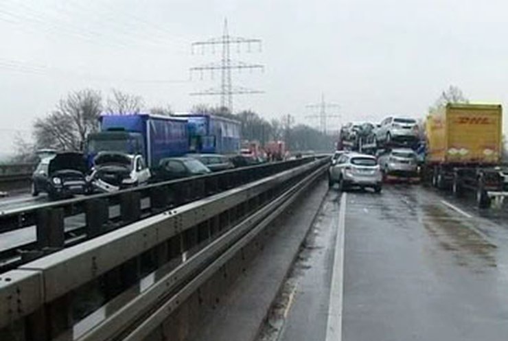 В Германии произошло масштабное ДТП